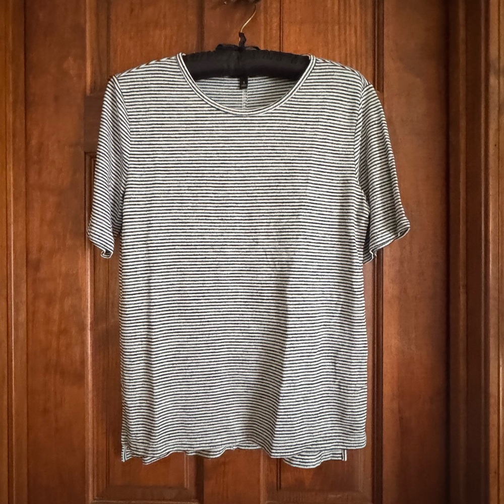 BANANA REPUBLIC STRIPED TOP SIZE SMALL